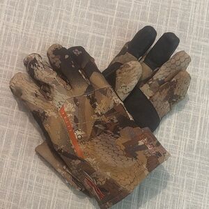 Sitka Mountain Gloves: Hunting Gloves (discontinued)